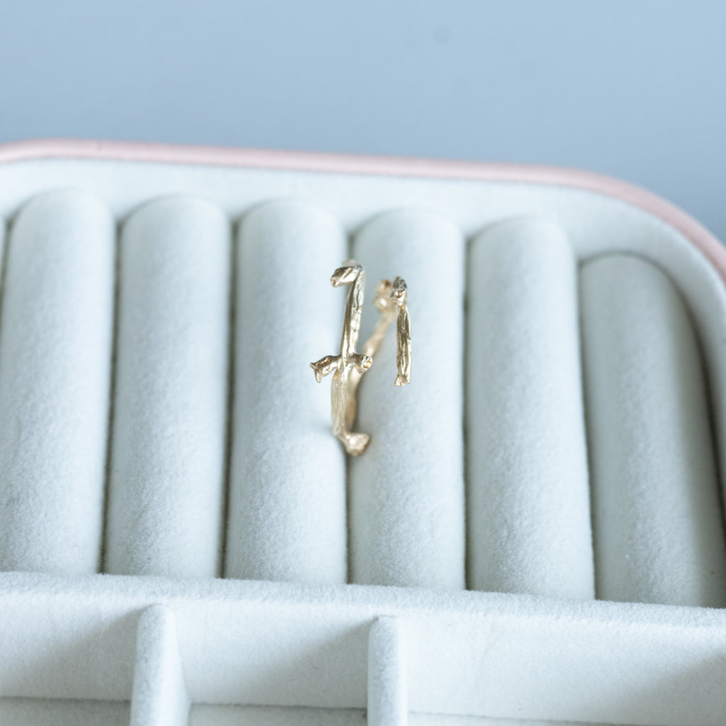 Anel Encanto de Botões em Ouro Amarelo 18k