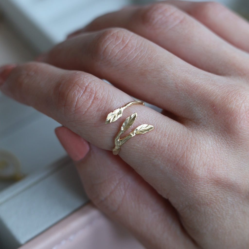 Anel Folhas do Bosque em Ouro Amarelo 18k