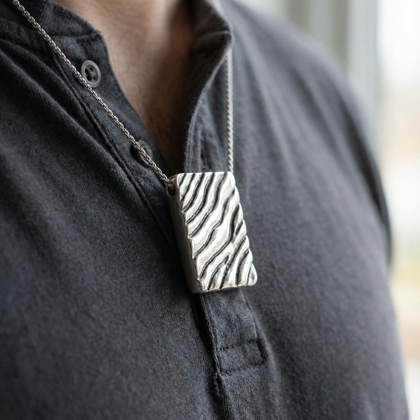 Gents Textured Wave Necklace in Sterling Silver