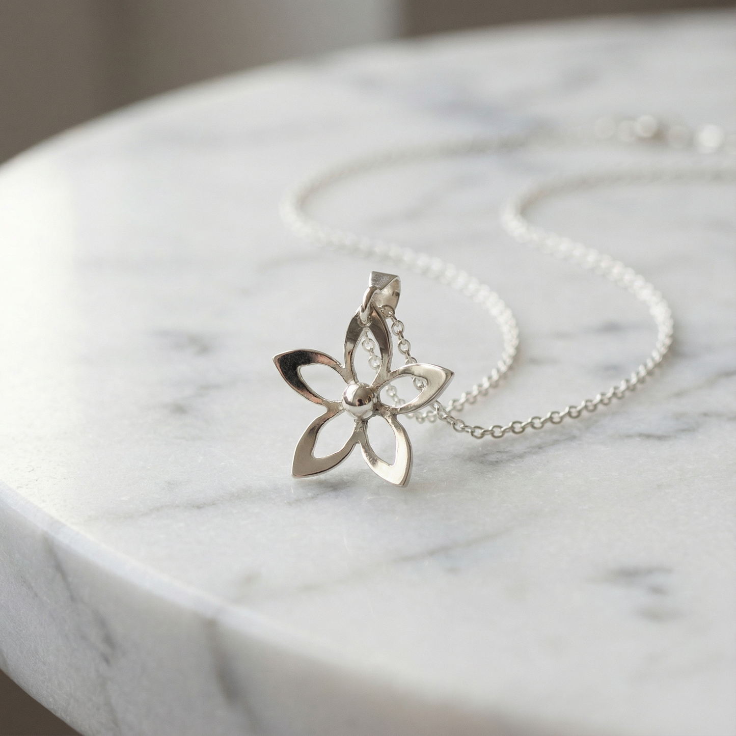 Open Flower Necklace