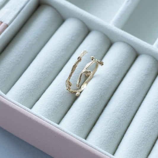 Anel Encanto de Botões em Ouro Amarelo 18k