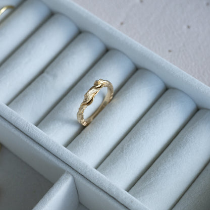 Anel Folhagem Nobre em Ouro Amarelo 18k