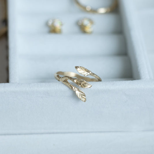 Anel Folhas do Bosque em Ouro Amarelo 18k