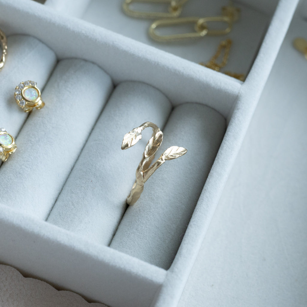 Anel Folhas do Bosque em Ouro Amarelo 18k