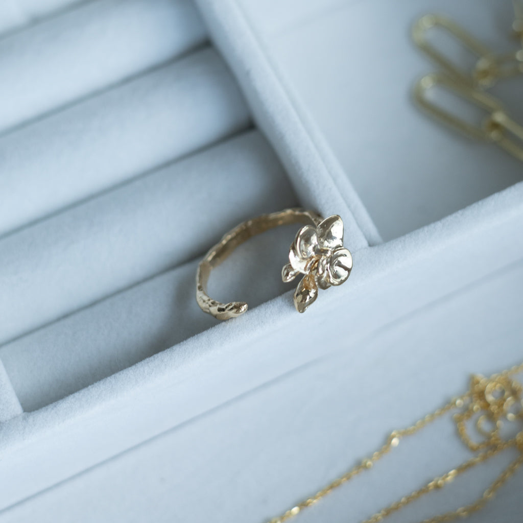 Anel Orquídea Imperial em Ouro Amarelo 18k