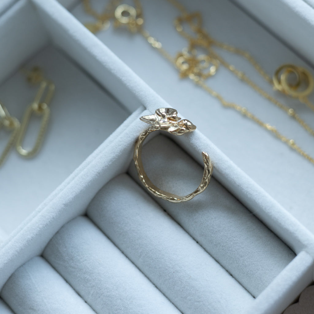 Anel Orquídea Imperial em Ouro Amarelo 18k