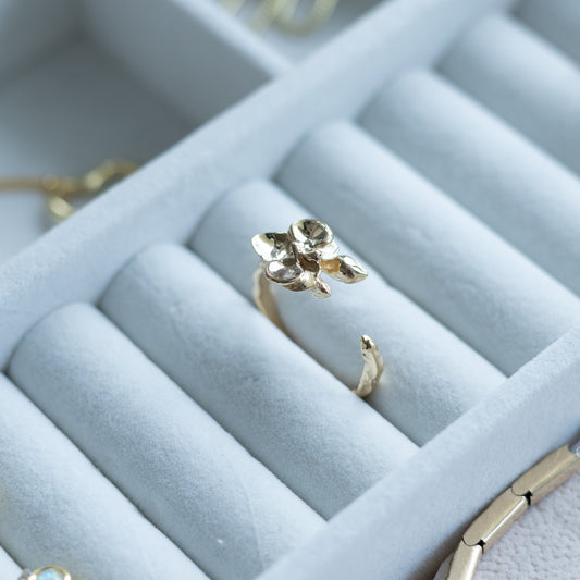 Anel Orquídea Imperial em Ouro Amarelo 18k