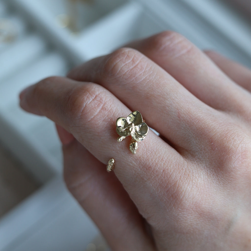 Anel Orquídea Imperial em Ouro Amarelo 18k